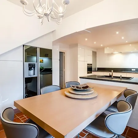 Vila Bellevue Par Dodo-a-cassis *